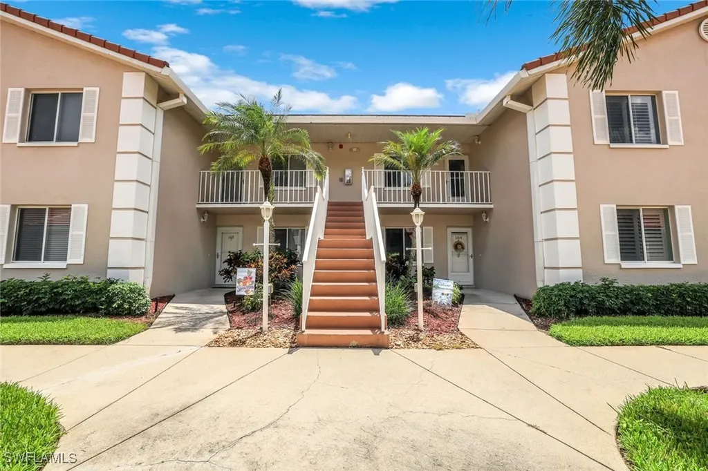 6860 Dennis Circle Naples FL 34104