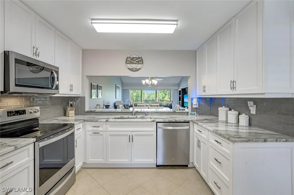 6860 Dennis Circle Naples FL 34104