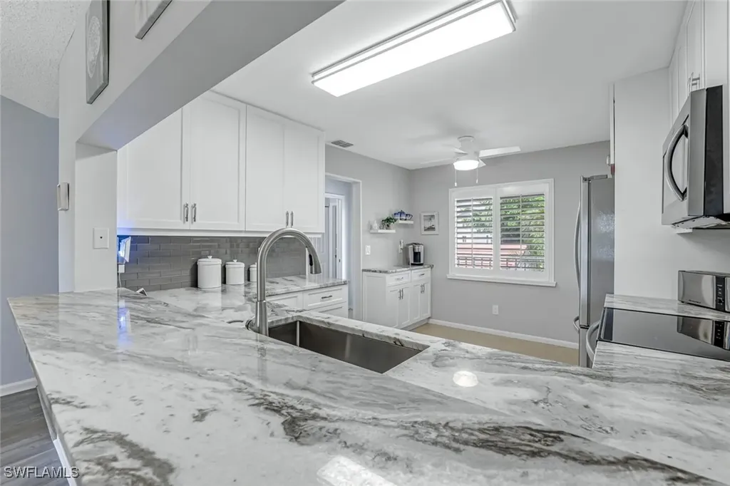 6860 Dennis Circle Naples FL 34104