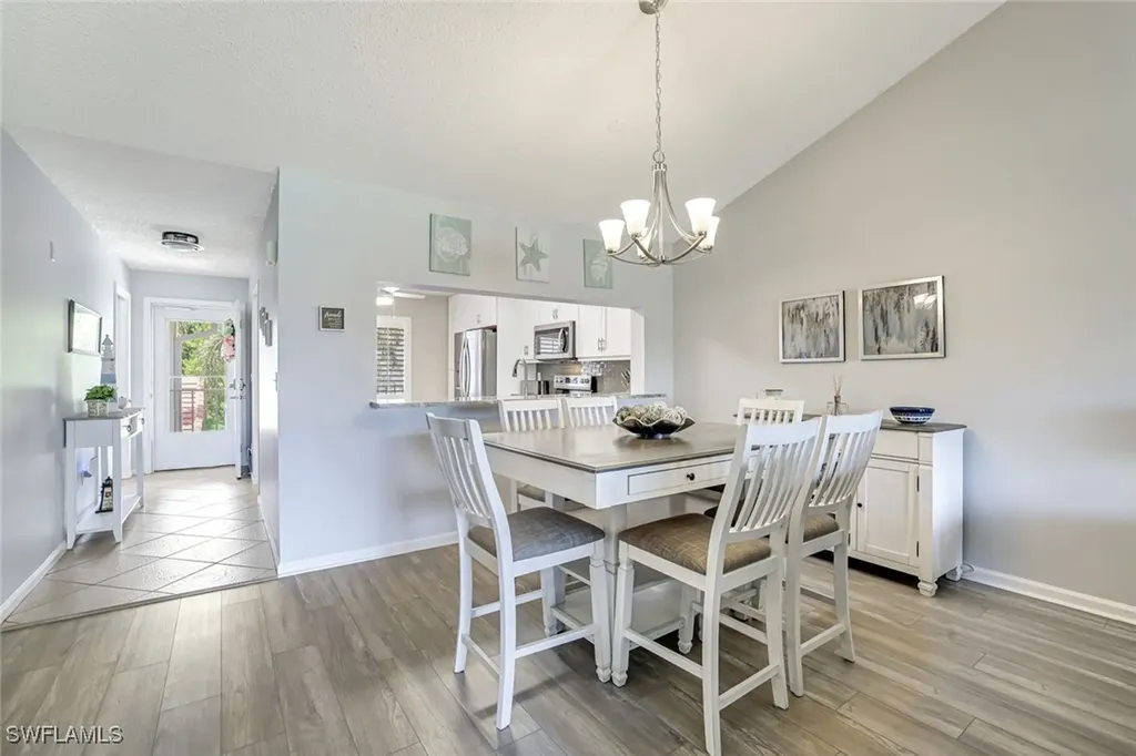 6860 Dennis Circle Naples FL 34104