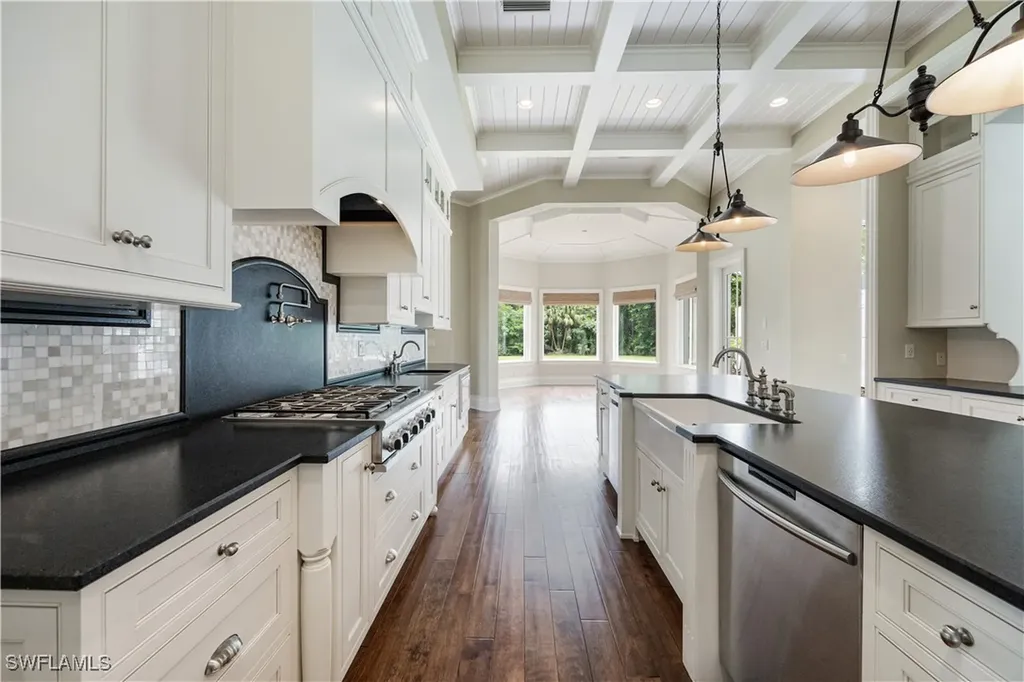 2263 Coach House Lane Naples FL 34105