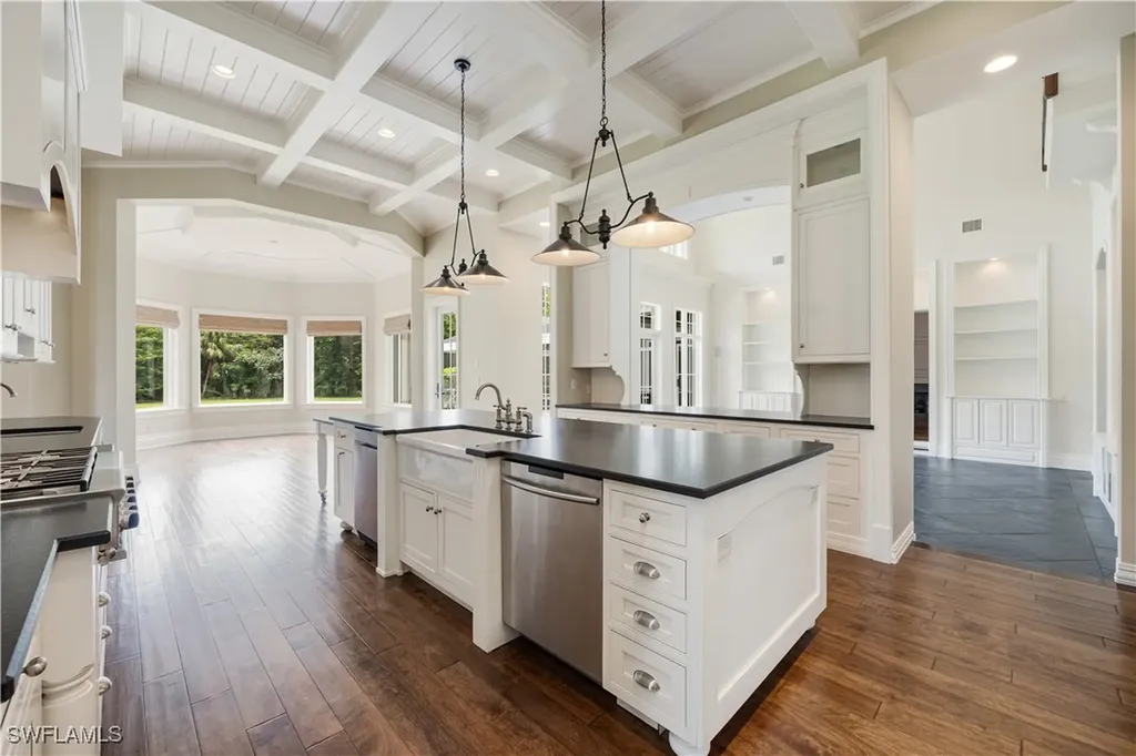 2263 Coach House Lane Naples FL 34105