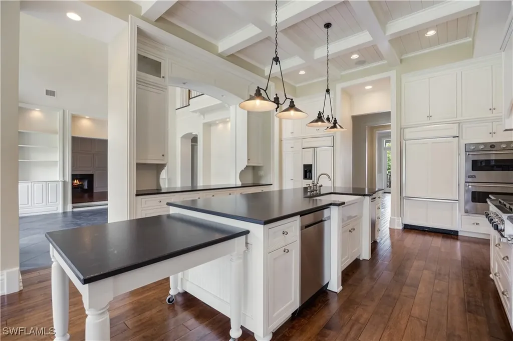 2263 Coach House Lane Naples FL 34105