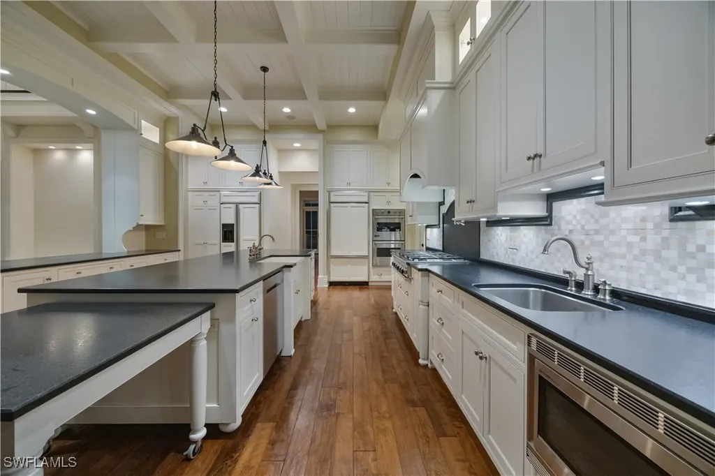 2263 Coach House Lane Naples FL 34105