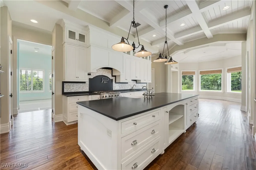 2263 Coach House Lane Naples FL 34105