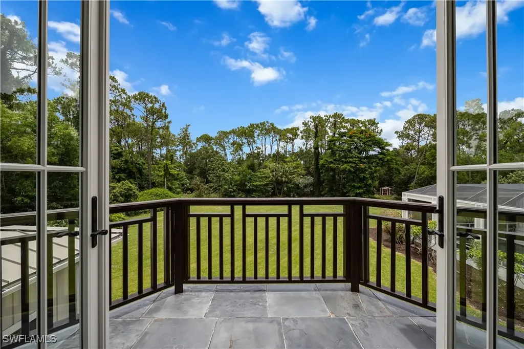 2263 Coach House Lane Naples FL 34105