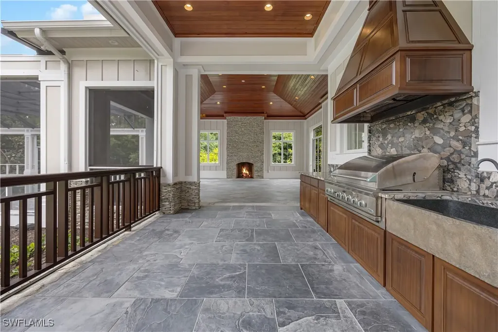 2263 Coach House Lane Naples FL 34105