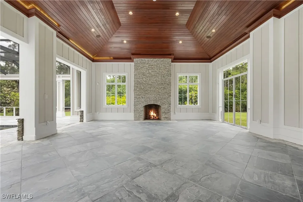 2263 Coach House Lane Naples FL 34105