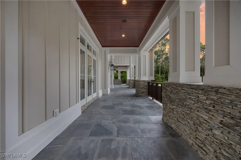 2263 Coach House Lane Naples FL 34105