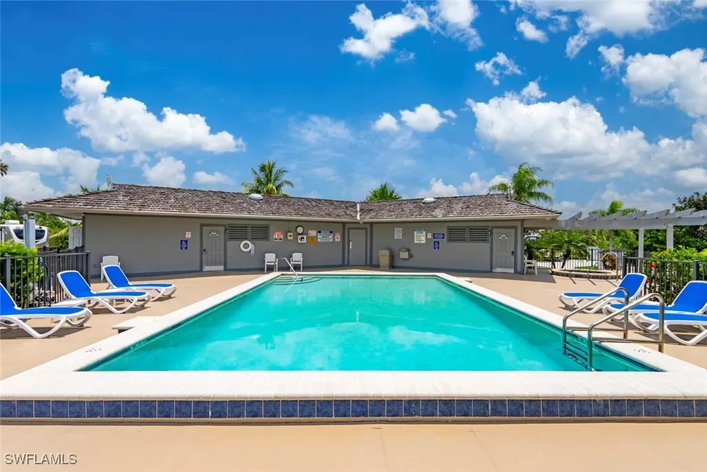 150 Smallwood Drive #160 Chokoloskee FL 34138