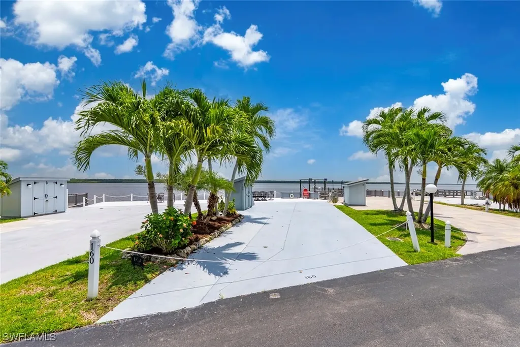 150 Smallwood Drive #160 Chokoloskee FL 34138