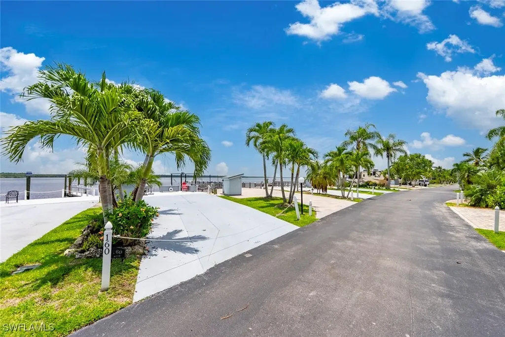 150 Smallwood Drive #160 Chokoloskee FL 34138