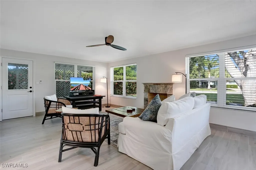 982 13th Street N Naples FL 34102