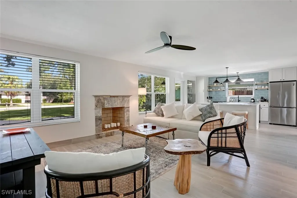 982 13th Street N Naples FL 34102