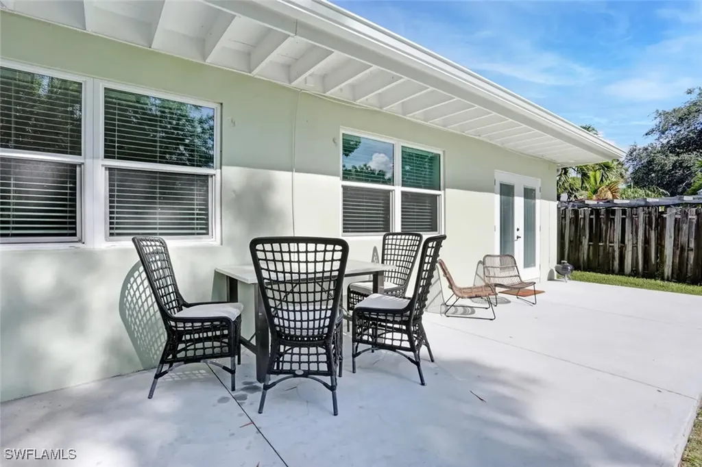 982 13th Street N Naples FL 34102