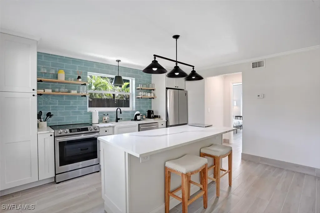 982 13th Street N Naples FL 34102