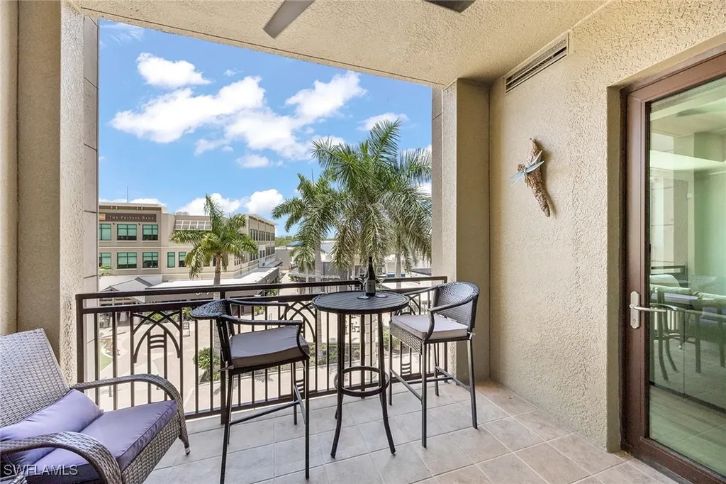 9115 Strada Place Naples FL 34108