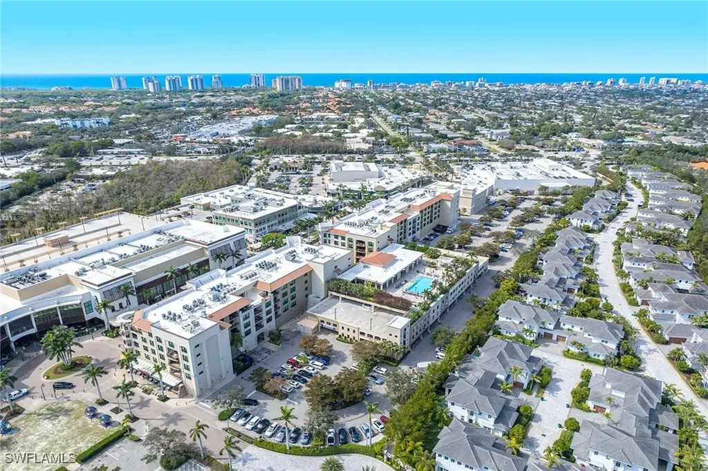 9115 Strada Place Naples FL 34108
