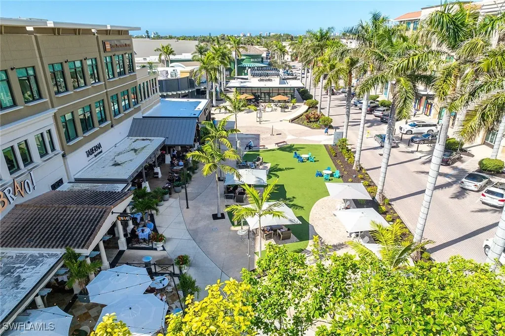 9115 Strada Place Naples FL 34108