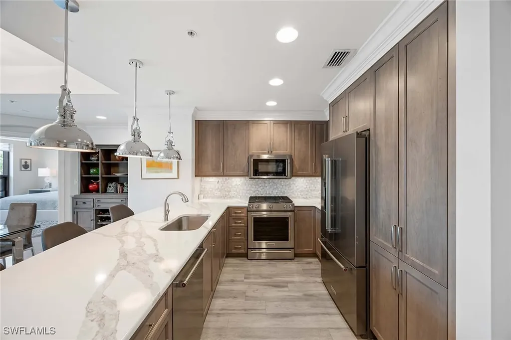 9115 Strada Place Naples FL 34108