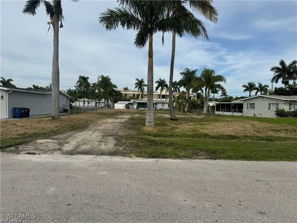 9934 Almetta Avenue Fort Myers FL 33919