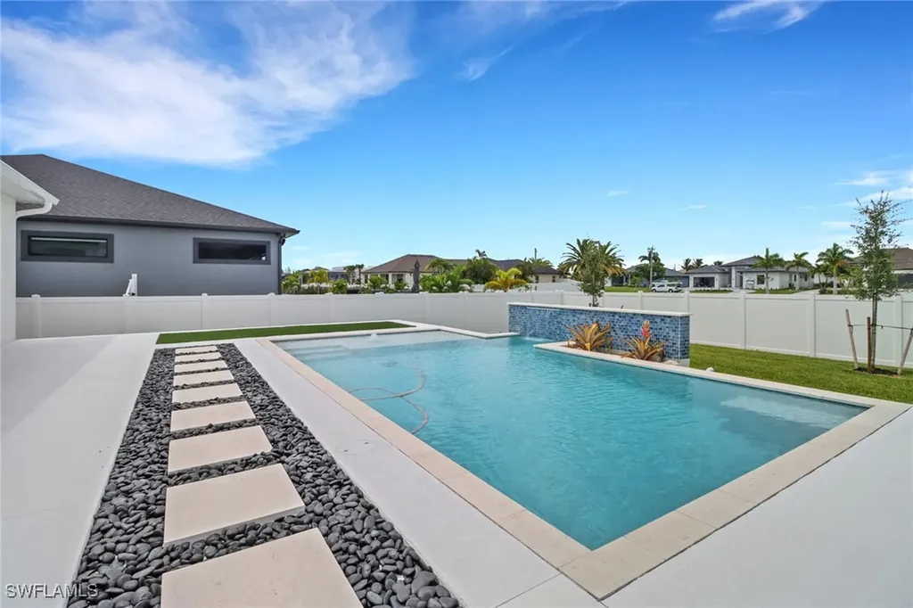 3723 SW 1st Street Cape Coral FL 33991