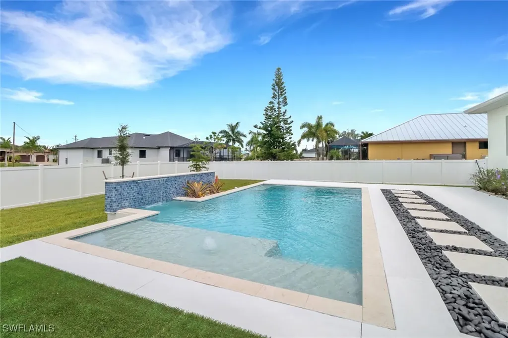 3723 SW 1st Street Cape Coral FL 33991