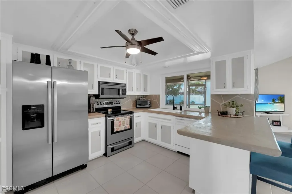 322 SE 31st Street Cape Coral FL 33904