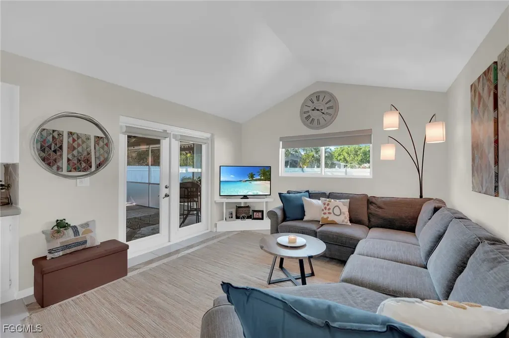 322 SE 31st Street Cape Coral FL 33904