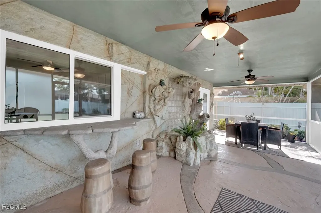 322 SE 31st Street Cape Coral FL 33904
