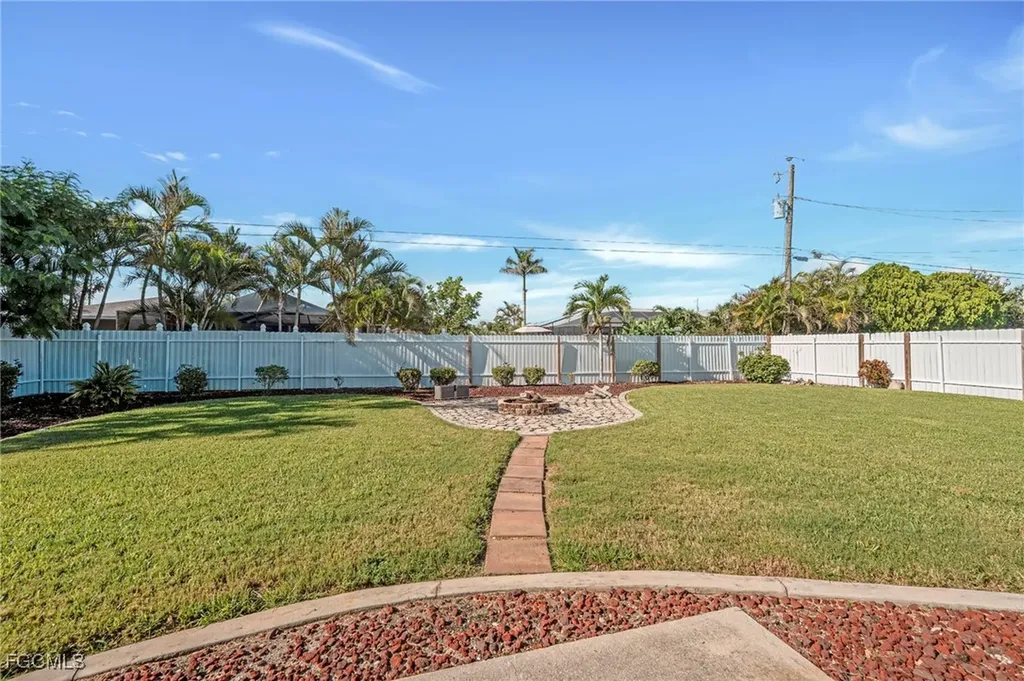 322 SE 31st Street Cape Coral FL 33904