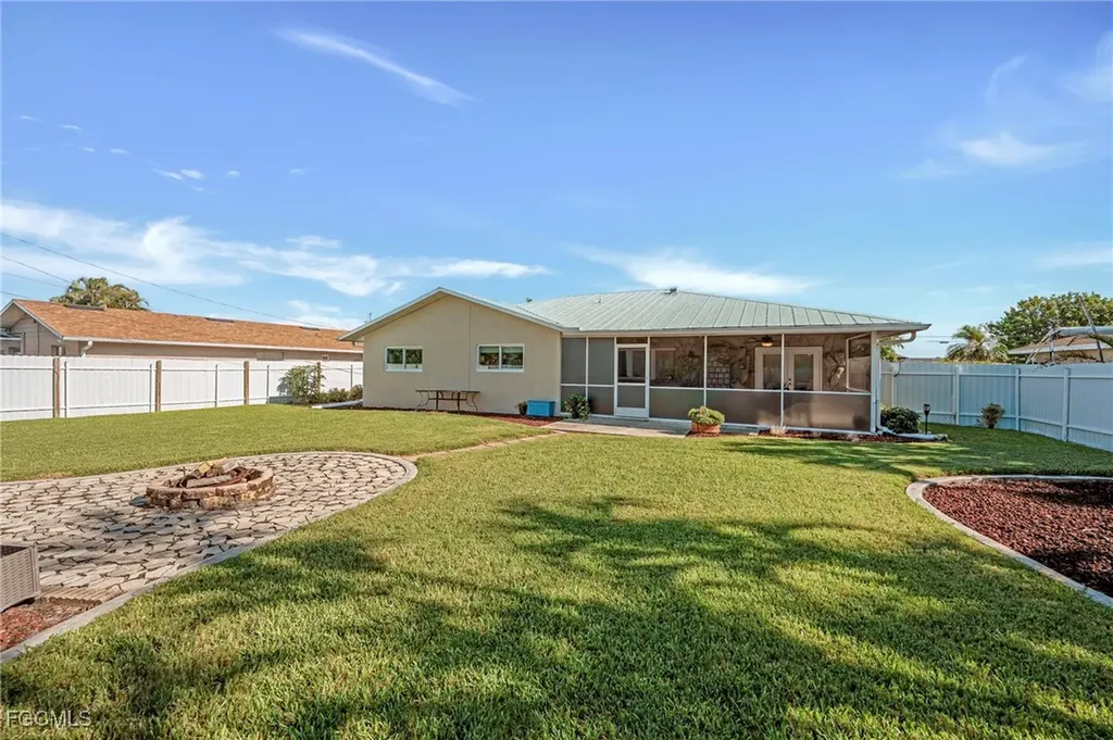 322 SE 31st Street Cape Coral FL 33904
