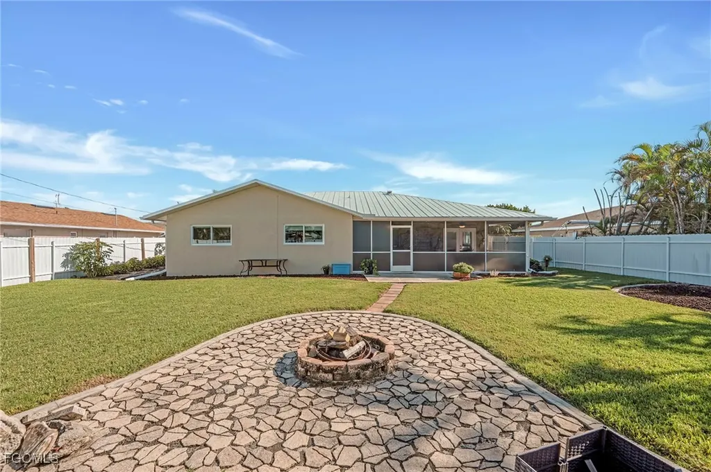 322 SE 31st Street Cape Coral FL 33904
