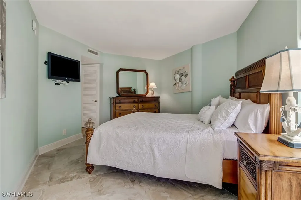 4041 Gulf Shore Boulevard N Naples FL 34103