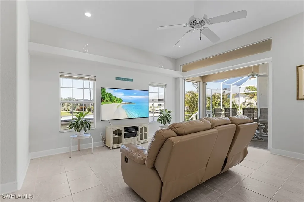 4904 SW 10th Avenue Cape Coral FL 33914