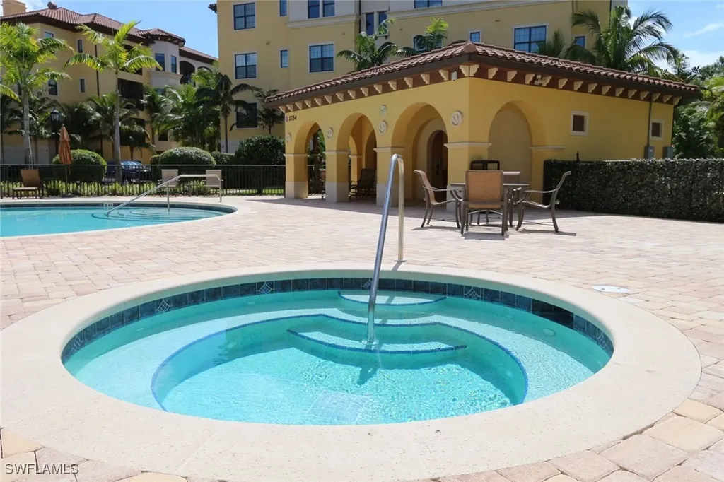 2868 Tiburon Boulevard E Naples FL 34109