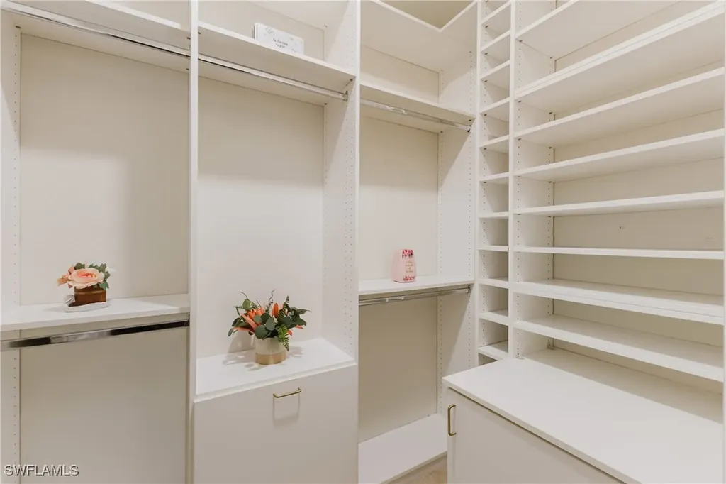 1860 Concordia Lake Circle Cape Coral FL 33909