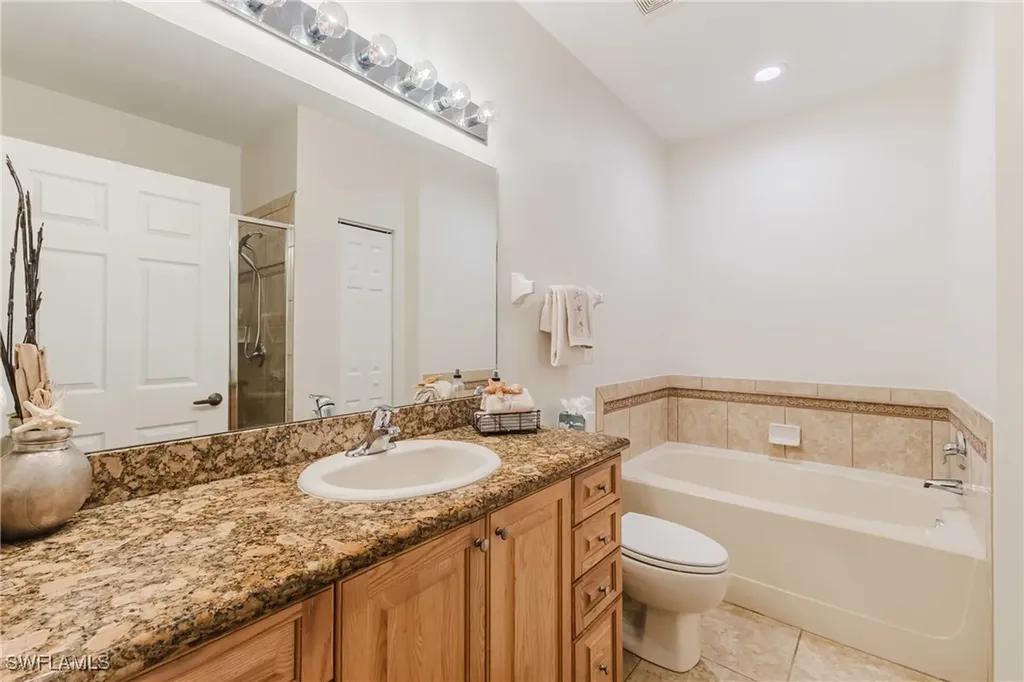 1860 Concordia Lake Circle Cape Coral FL 33909