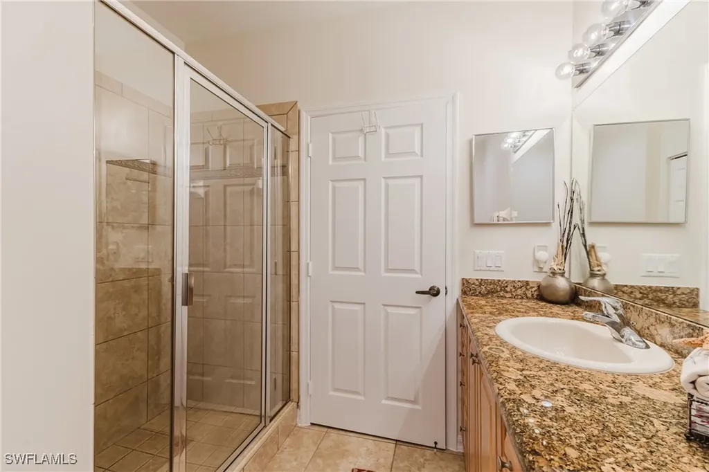 1860 Concordia Lake Circle Cape Coral FL 33909