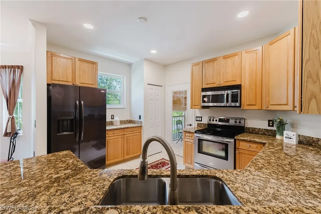 1860 Concordia Lake Circle Cape Coral FL 33909