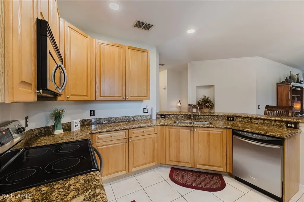 1860 Concordia Lake Circle Cape Coral FL 33909