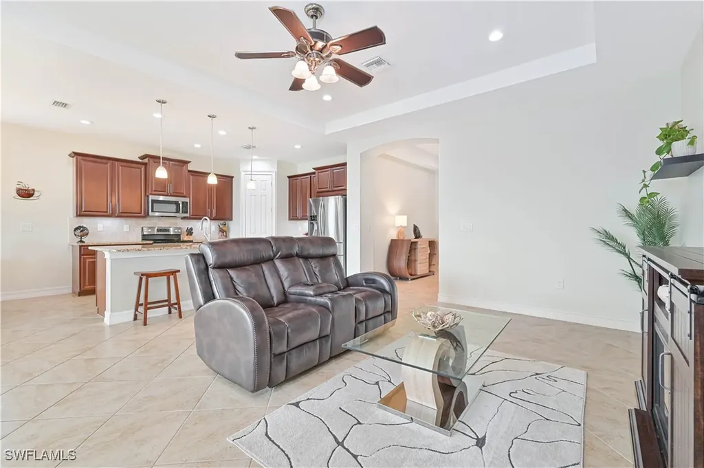 3915 King Williams Street Fort Myers FL 33916