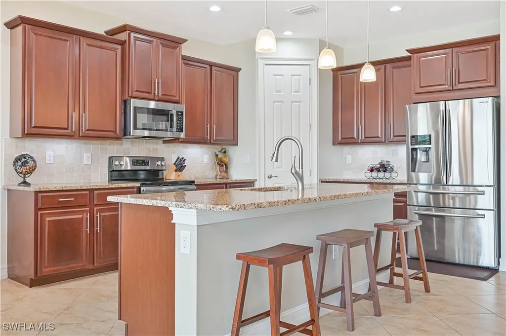 3915 King Williams Street Fort Myers FL 33916