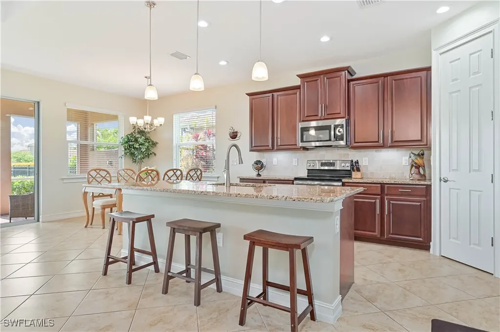 3915 King Williams Street Fort Myers FL 33916