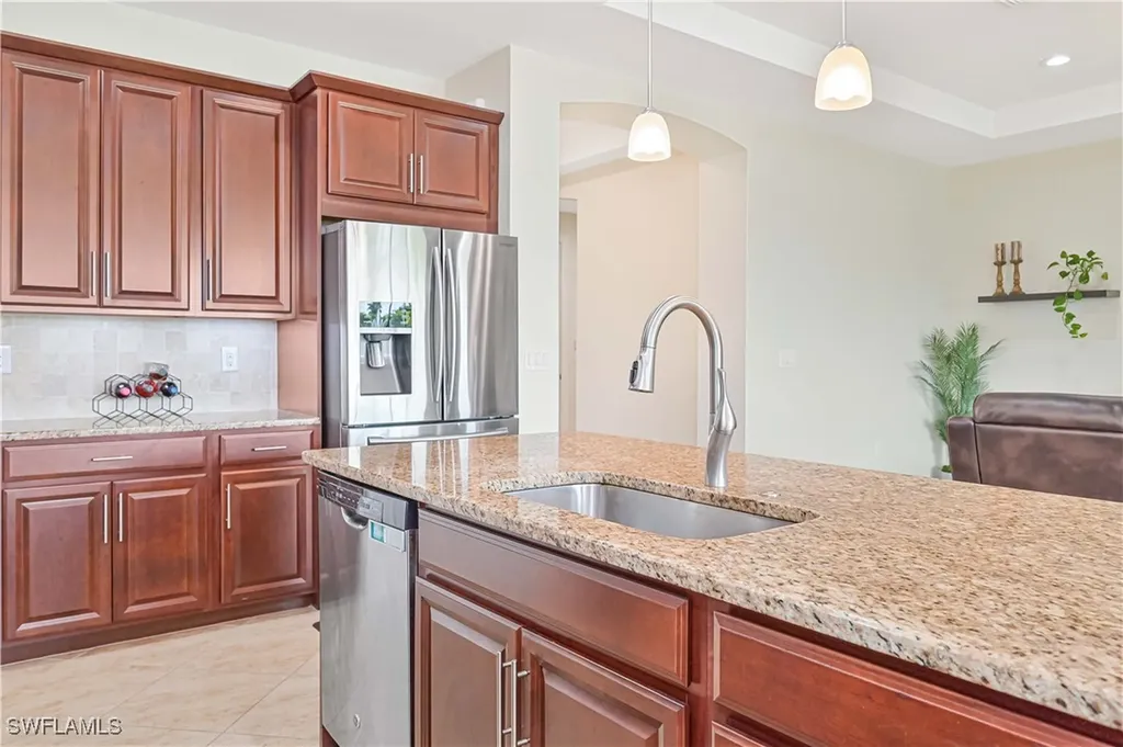 3915 King Williams Street Fort Myers FL 33916