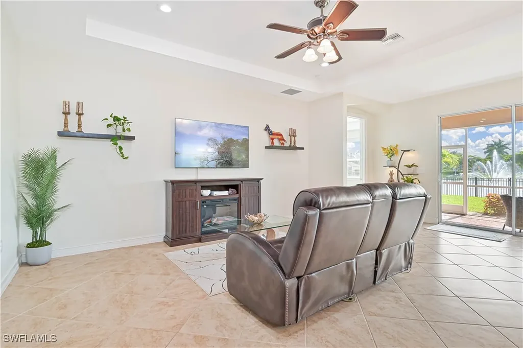 3915 King Williams Street Fort Myers FL 33916
