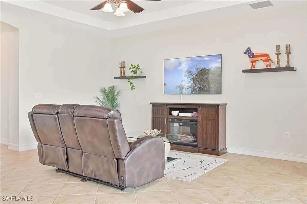 3915 King Williams Street Fort Myers FL 33916