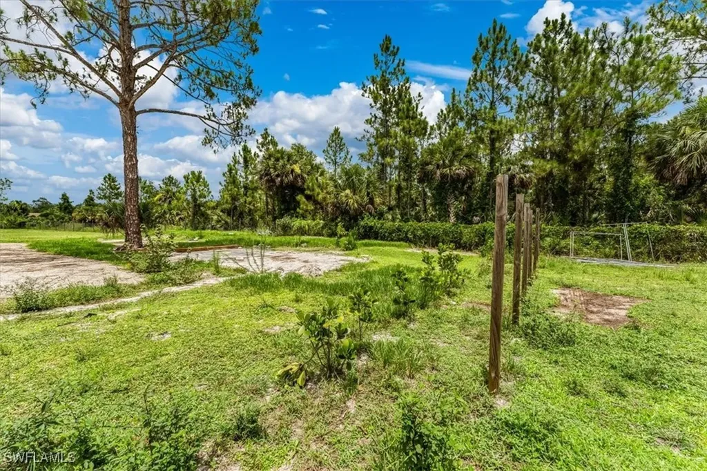 2695 10th Avenue SE Naples FL 34117