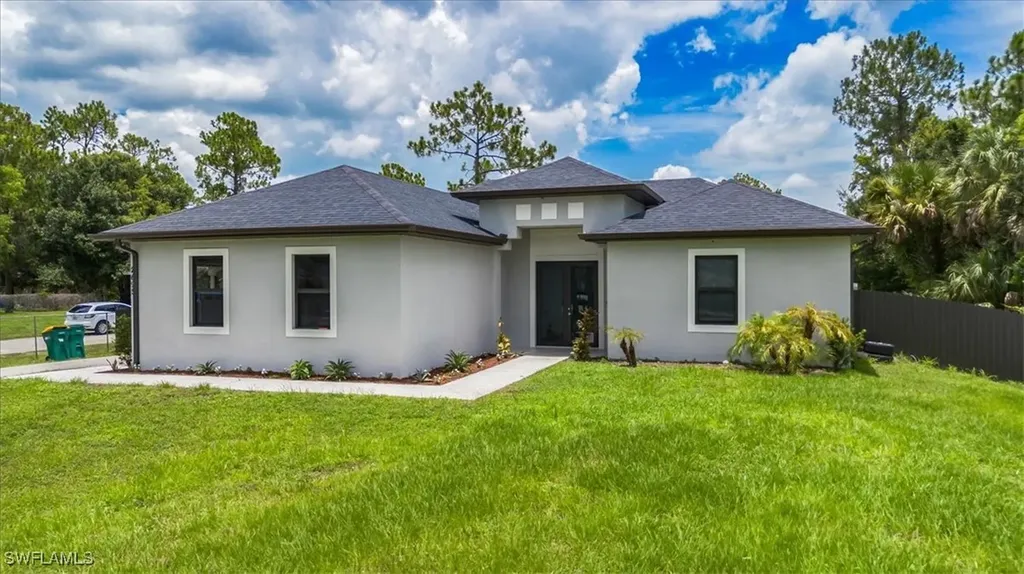 2695 10th Avenue SE Naples FL 34117