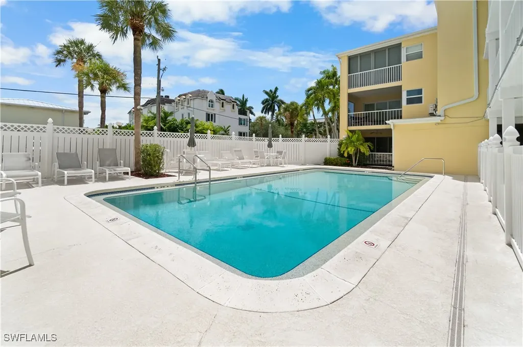 900 8th Avenue S Naples FL 34102